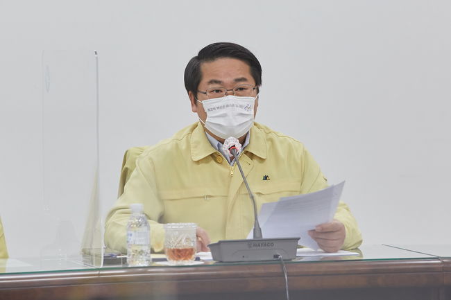 오세현 아산시장 시민 당분하는 모습 (사진=아산시)