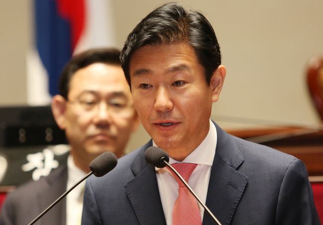 국회 환경노동위원회 이주환 의원(국민의힘, 부산 연제구)