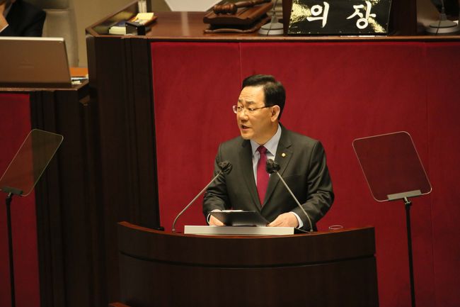 주호영 국민의힘 원내대표가 14일 서울 여의도 국회에서 열린 본회의에서 교섭단체 대표연설을 하고 있다.