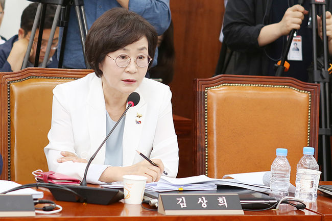 김상희 의원(더불어민주당, 경기 부천병)이 3일 `장애인차별금지 및 권리구제 등에 관한 법률 일부개정법률안(이하 장애인차별금지법)`을 대표발의했다.