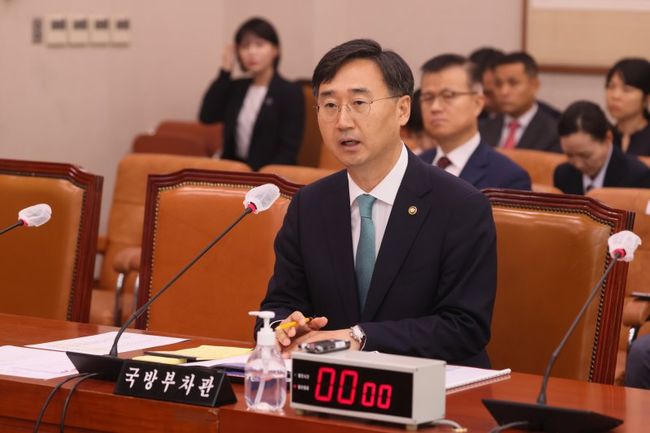 신범철 국방부 차관이 21일 오전 서울 여의도 국회에서 열린 법제사법위원회 전체회의에서 고 채수근 상병 사망 관련 의원들의 질의에 답하고 있다.