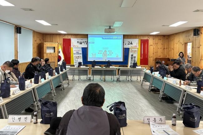 산청군이 자살예방 안전망 구축에 박차를 가하고 있다.