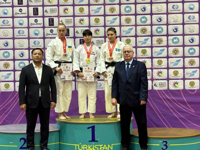 정중앙 이현아 선수