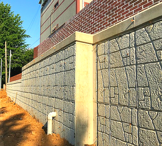 서울과학수사연구소 부근에 새로 조성된 안전담장 전경