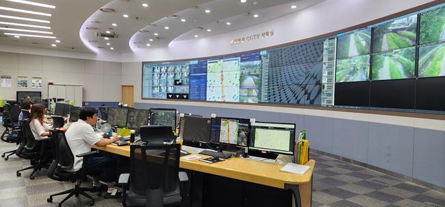 성남시 CCTV 상황실, 24시간 모니터링으로 시민 생명 지킨다