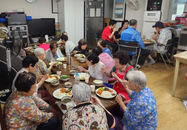 관악구, `경로당 주 5일 중식 제공`으로 어르신이 행복한 관악 만들기에 박차