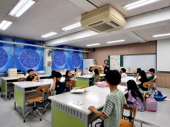 서울 용산구(구청장 박희영)가 2024학년도 초등학생 겨울방학을 맞아 풍성한 체험 강좌를 운영한다.