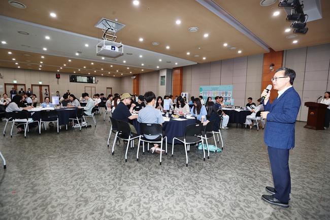 금천구(구청장 유성훈)는 청년을 위한 교육, 취업, 주거, 건강 등 다양한 분야의 정책을 추진하고 청년친화도시를 조성한다고 밝혔다.