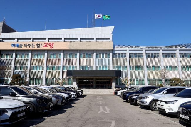 고양특례시(시장 이동환)는 저출생 문제 해결과 가족 친화적 직장 문화 조성을 위해 내년부터 육아시간 업무대행자에게 휴양포인트를 지급한다고 7일 밝혔다.