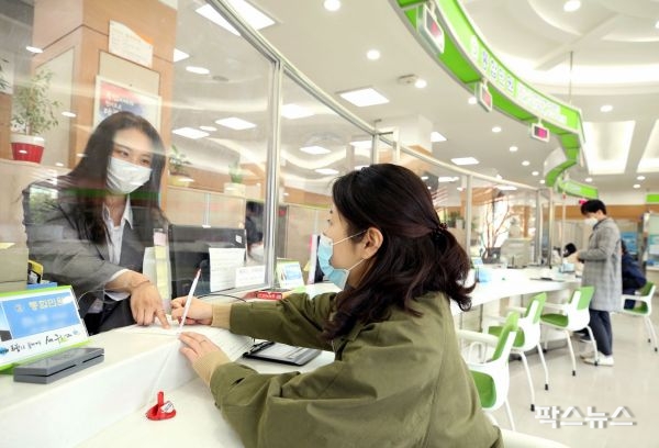 구로구, 민원창구 ‘투명 가림막’ 설치