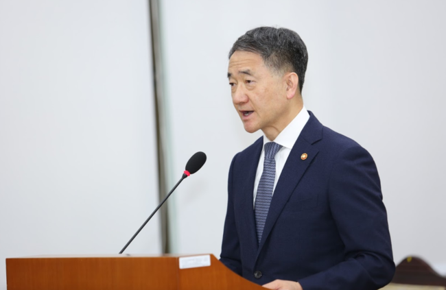 지난 12일 국회 보건복지위원회 전체회의에 참석해 발언하는 박능후 보건복지부 장관. (사진=김상림 기자)