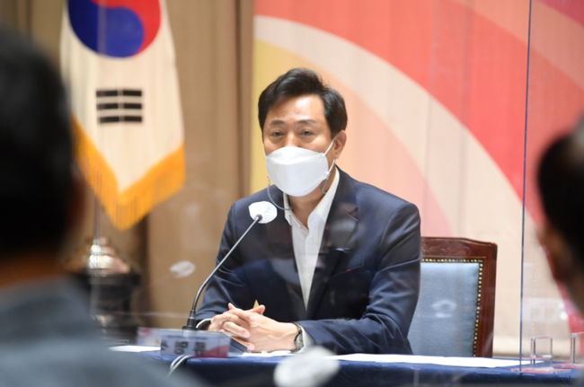 오세훈 서울시장은 1일 IOC 미래유치위원회 크리스틴 클로스터 아센 위원장과 화상회의를 가졌다. 사진은 5월 27일 안심소득 시범사업 자문단 위촉식 참석 당시. (사진=서울시)