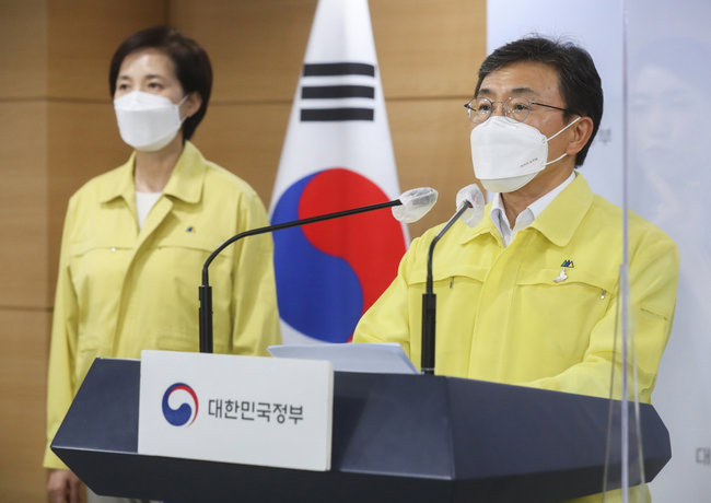 23일 0시 기준 코로나19 신규 확진자는 645명이다. 사진은 20일 권덕철 중앙재난안전대책본부 1차장의 코로나19 상황 브리핑 당시. (사진=보건복지부)