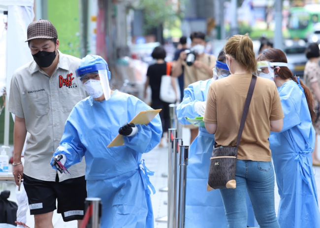 9일 0시 기준 코로나 신규 확진자는 1492명이다.