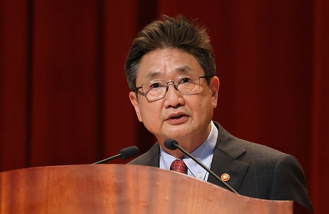 박보균 장관은 지난 21일 청와대를 베르사유와 같은 문화예술공간으로 조성할 것이라는 계획을 발표한 바 있다.