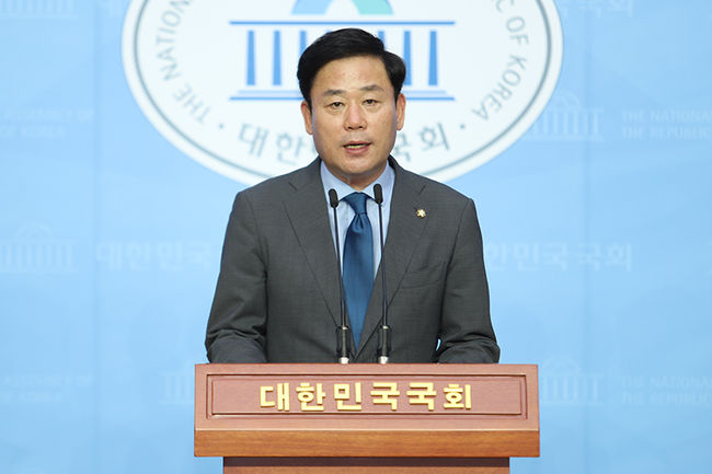 더불어민주당 송갑석(광주 서구갑) 의원이 `군인연금법 일부개정법률안`을 29일 대표발의했다.