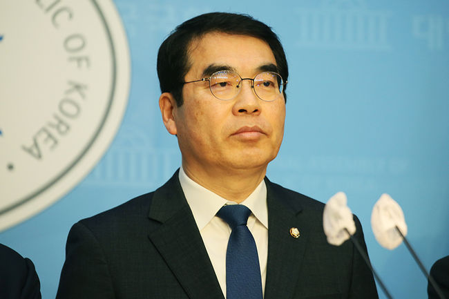 더불어민주당 양기대 국회의원(경기 광명 을)은 29일 `남녀고용평등과 일 · 가정 양립 지원에 관한 개정안`을 대표발의했다.