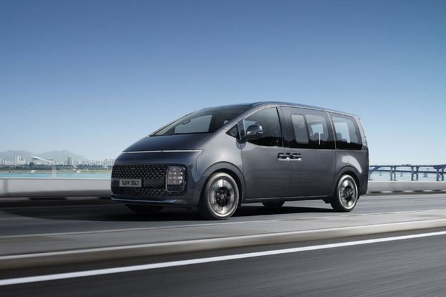 현대자동차가 내달 출시 예정인 스타리아 하이브리드 모델과 연식변경 모델인 2024 스타리아의 사전계약을 28일부터 시작한다고 밝혔다.