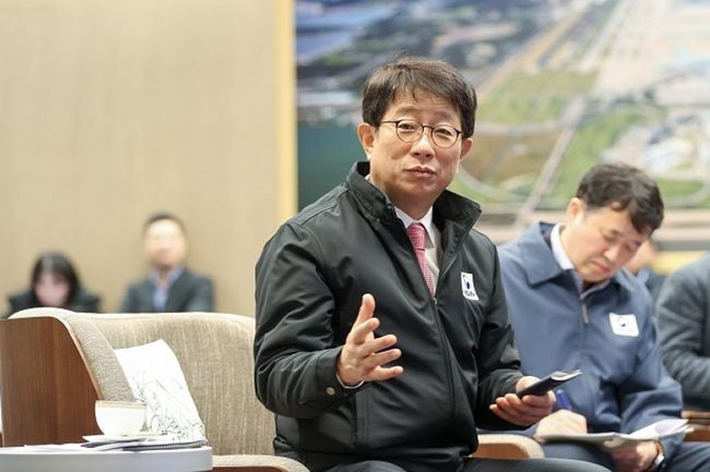 박상우 국토교통부 장관은 28일 오후 인천국제공항을 찾아 제2여객터미널(T2) 확장공사 현장과 스마트패스 운영 상황을 점검했다.