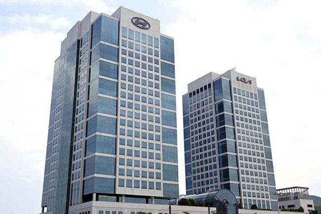 현대자동차그룹은 16일 글로벌 신용평가사 피치가 현대자동차 · 기아의 신용등급을 기존 `BBB+`에서 `A-`로 상향했다고 밝혔다.