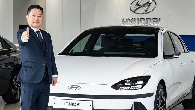 현대자동차는 아산탕정지점의 김창 영업부장이 현대자동차 판매 명예 포상 제도의 최고 영예인 `판매거장`에 선정됐다고 8일 밝혔다.