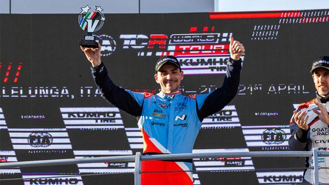 현대자동차가 글로벌 최정상급 투어링카 대회 `2024 TCR 월드투어` 개막전인 이탈리아 대회에서 우승컵을 들어올리며 올해 첫 번째 포디움에 올라섰다.