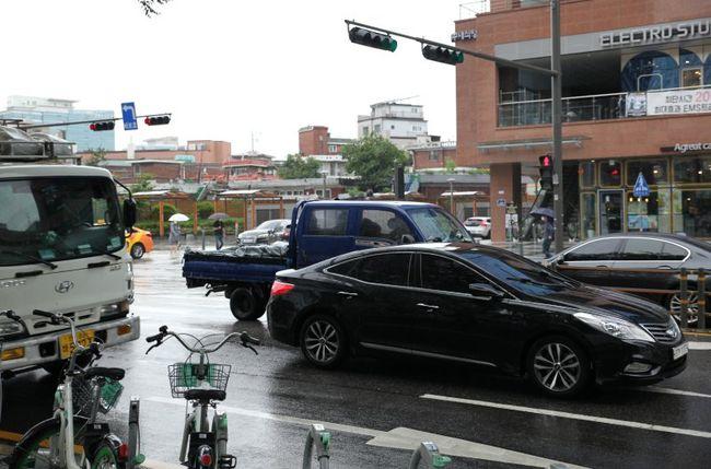 국토교통부는 장마철 대비 교통사고 예방을 위한 화물차 교통안전 캠페인을 6월 25일부터 28일까지 4일간 실시한다.