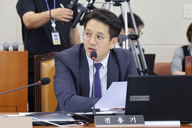 더불어민주당 전용기 의원(경기 화성정)