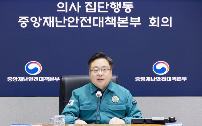 조규홍 보건복지부 제1차관은 16일 정부서울청사에서 열린 `의사 집단행동 중앙재난안전대책본부` 회의에서