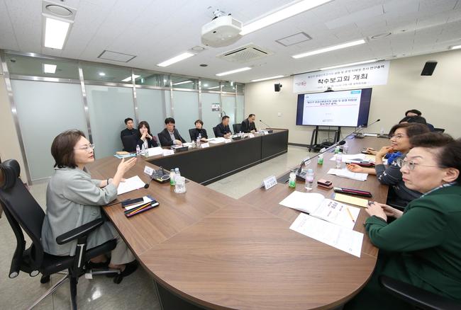 용산구는 지난 20일, 구청 정책회의실에서 `용산구 공공산후조리원 설립 및 운영 타당성 조사 연구용역` 착수보고회를 개최했다.