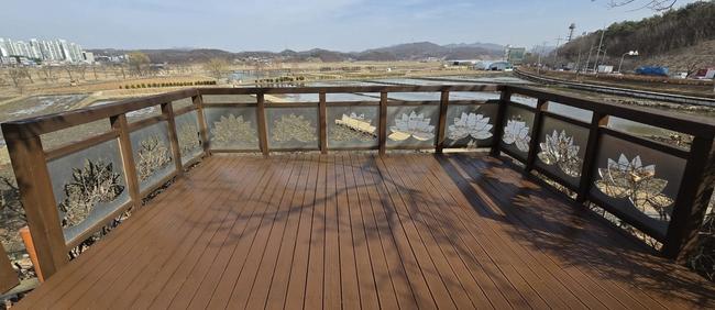 시흥시 연꽃테마크 전망대 연중 개방...사계절 내내 활짝